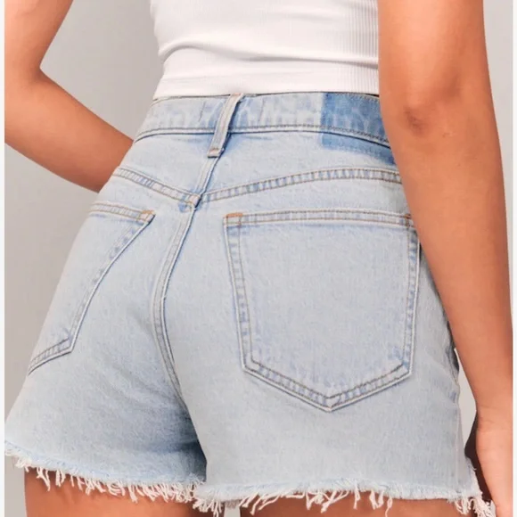 Abercrombie & Fitch High Rise Mom Short - Picture 2 of 7